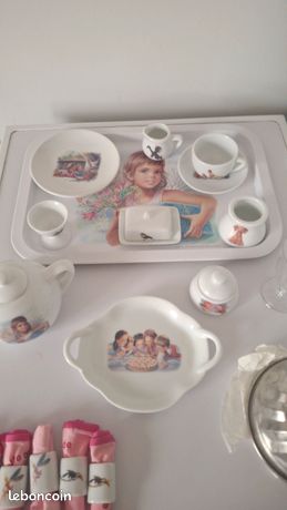 DINETTE ANCIENNE - Service De Toilette Miniature En Porcelaine - Numéroté EUR 60,00 - FR