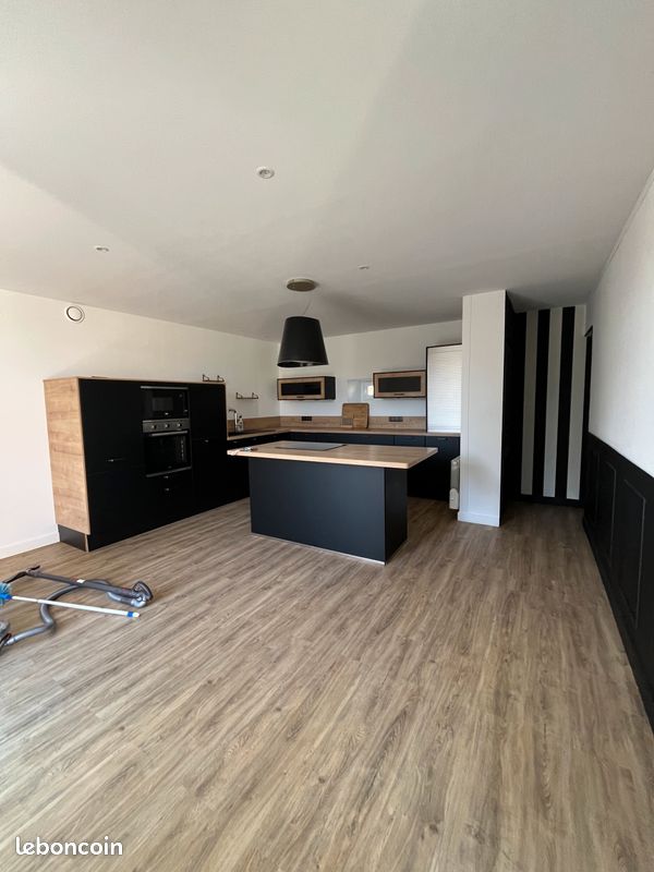 Maison 6 pièces 120 m² · à Fontenay-le-Pesnel · 120 m² · 1 520 €