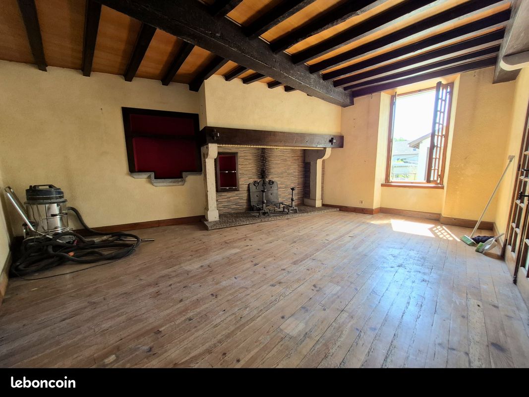 Appartement 4 pièces 97 m² · à Morlaàs · 97 m² · 99 000 €