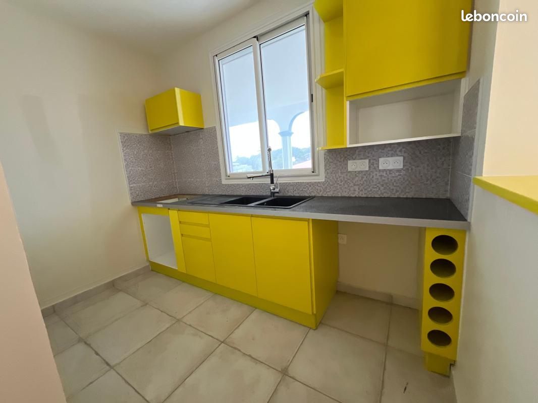 Appartement 3 pièces 54 m² · à Saint-François · 54 m² · 1 050 €