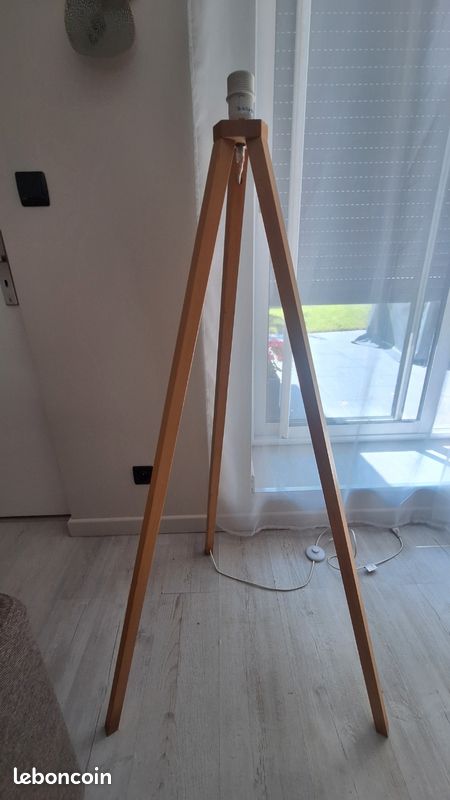 Lampe trépied (image 1)