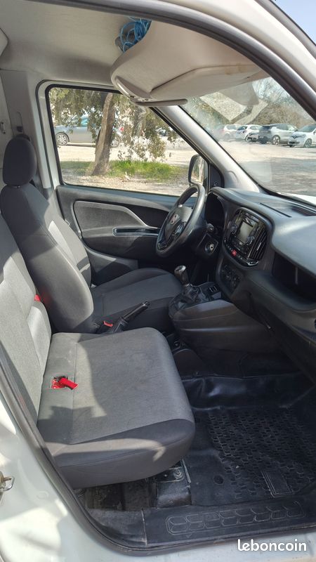 Fiat doblo cargo multijet 95CH pack pro 2017 aménagé (image 4)