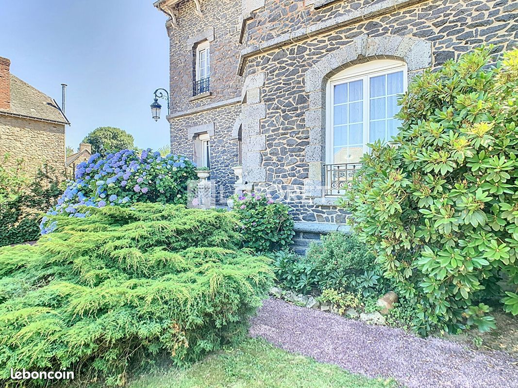 Maison 10 pièces 260 m² (image 1)