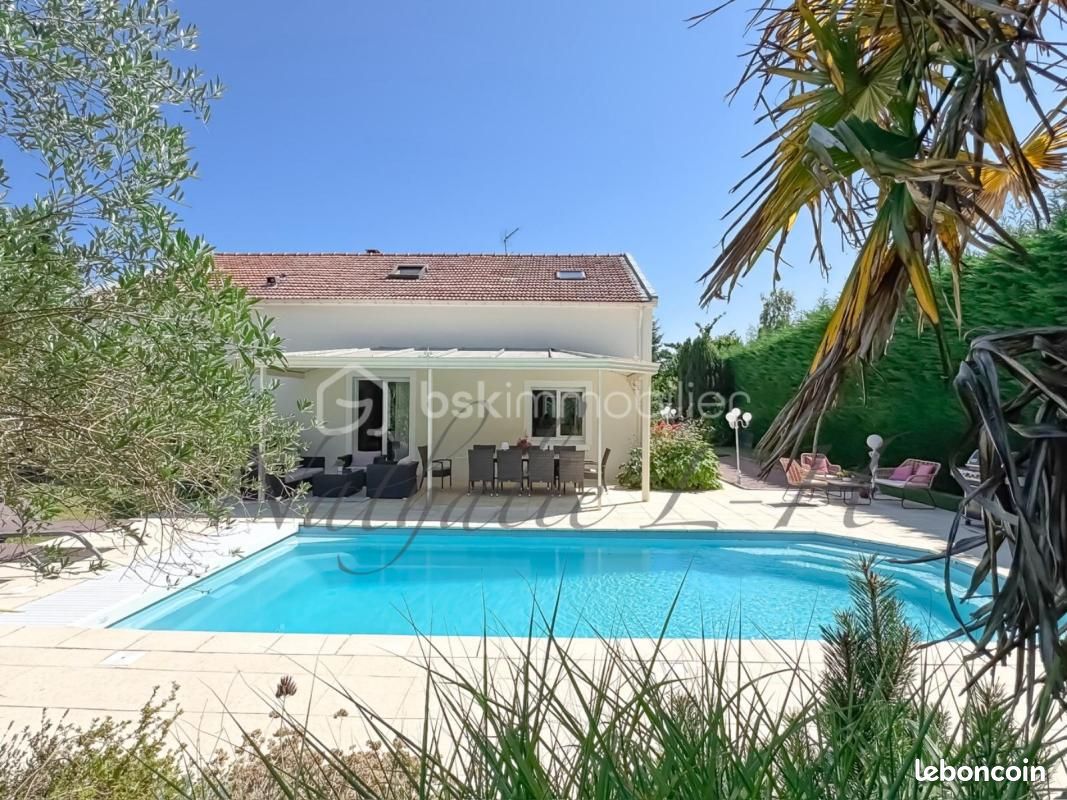 Maison 6 pièces 224 m² · à Servon · 224 m² · 629 000 €