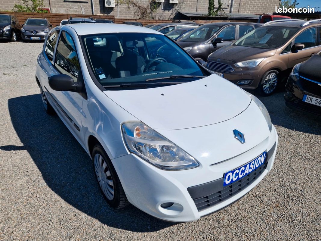 Renault CLIO 3 PHASE 2 1.5 DCI 75 CV 5 PLACES + ATTELAGE (image 2)