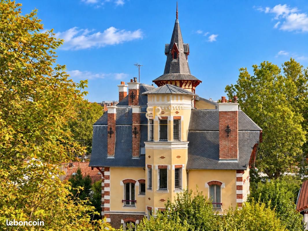 Maison 9 pièces 350 m² · à Saint-Maur-des-Fossés · 350 m² · 2 299 000 €