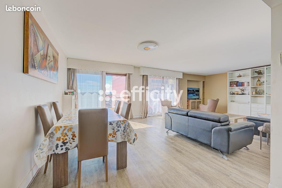 Appartement 5 pièces 122 m² · aux Pavillons-sous-Bois · 122 m² · 265 000 €