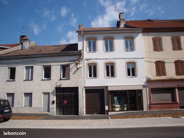 Maison de 9 pièces rénovée et isolée