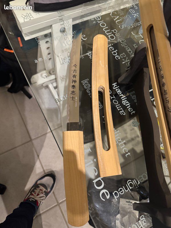 Katana lot de trois pièces et supports (image 3)