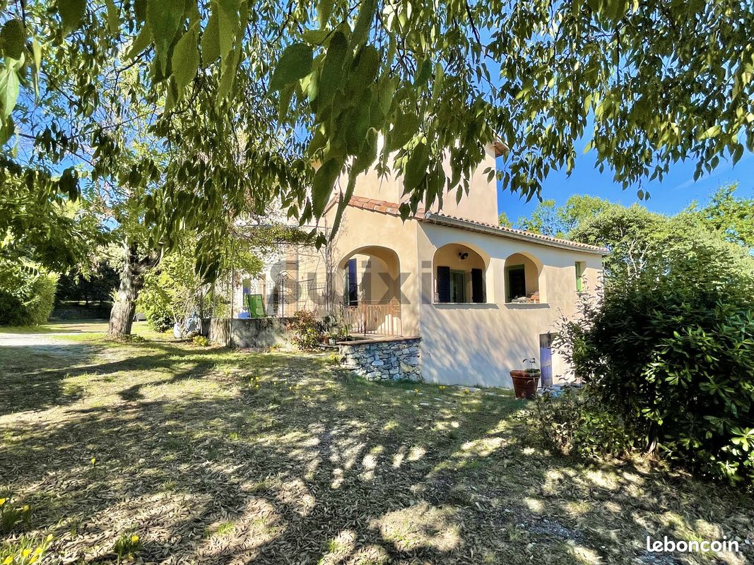 Maison 8 pièces 210 m² · à Boisset-et-Gaujac · 210 m² · 590 000 €