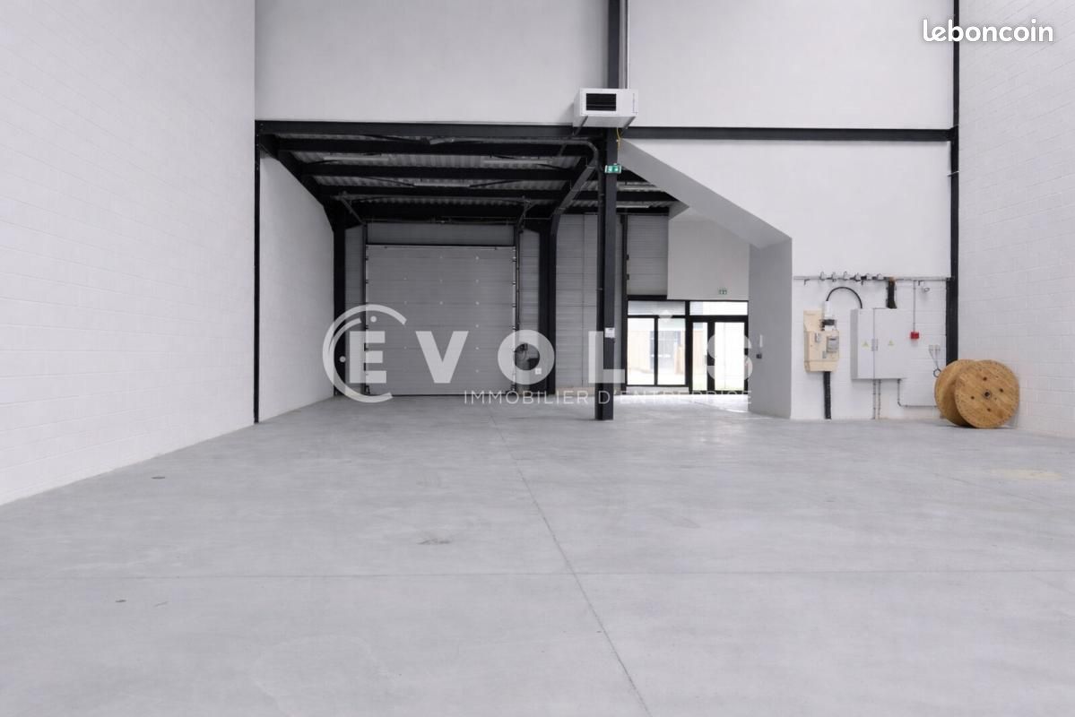 Local d'activité 375 m² (image 2)