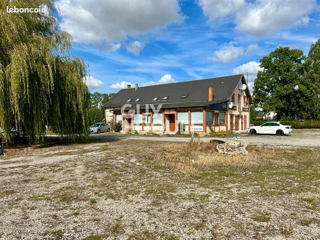 Maison 13 pièces 370 m² · à La Chapelle-Gauthier · 370 m² · 298 000 €