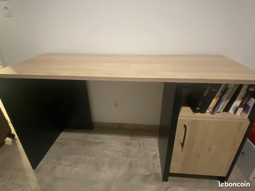 Bureau (image 2)