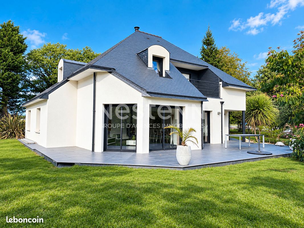 Maison 6 pièces 169 m² · à Locqueltas · 169 m² · 462 000 €