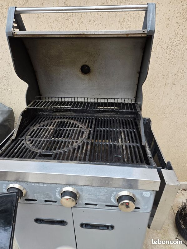 Barbecue à gaz Naterial 3 brûleurs + housse – Très bon état (image 4)