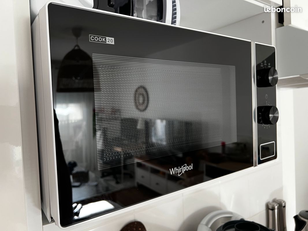 Micro-ondes Whirlpool MWP 101 W – 20L – 700W – Très bon état (image 7)