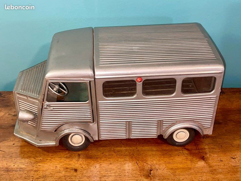 jouet ancien rare voiture CIJ / JRD norev joustra dinky toys