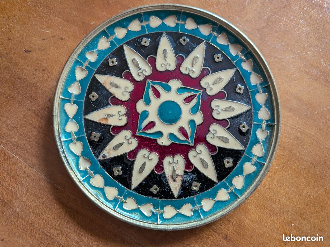 8 coupelles laiton et émaux cloisonnés (image 3)