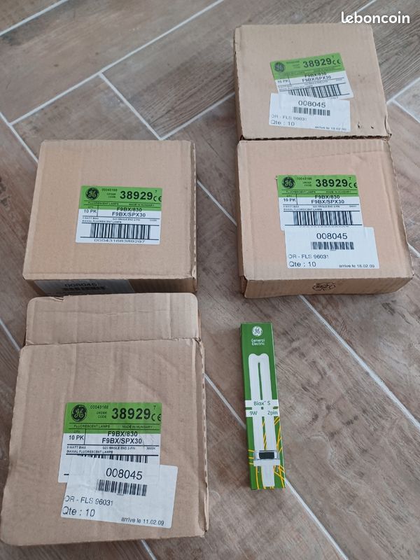 Lot de 39 ampoules Général Electric Biax S 9WG23 2 pin (image 1)