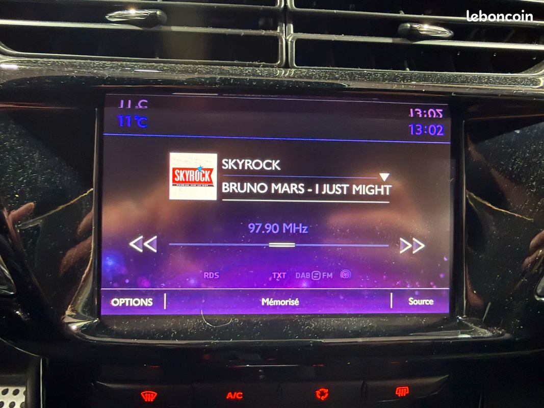 DS DS 3 1.2 110 cv Sport Chic / BOITE AUTOMATIQUE / DISTRIBUTION OK / SIÈGES CHAUFFANTS / BLUETOOTH (image 35)