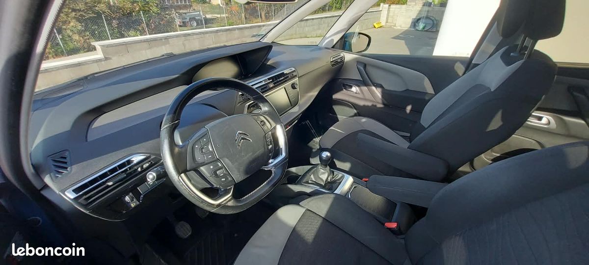 C4 Grand Picasso II 1.6 e-HDi S&S 115ch BVM6 (image 3)
