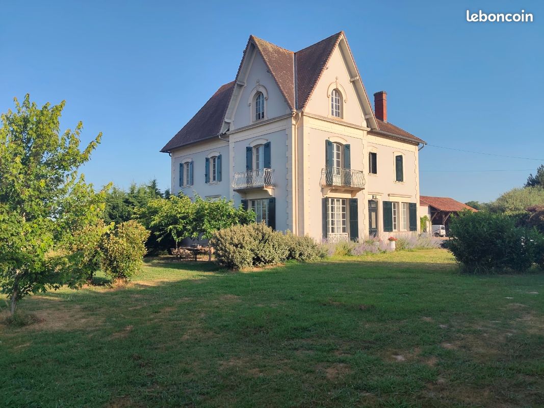 Maison 8 pièces 170 m² · à Le Vignau · 170 m² · 329 000 €