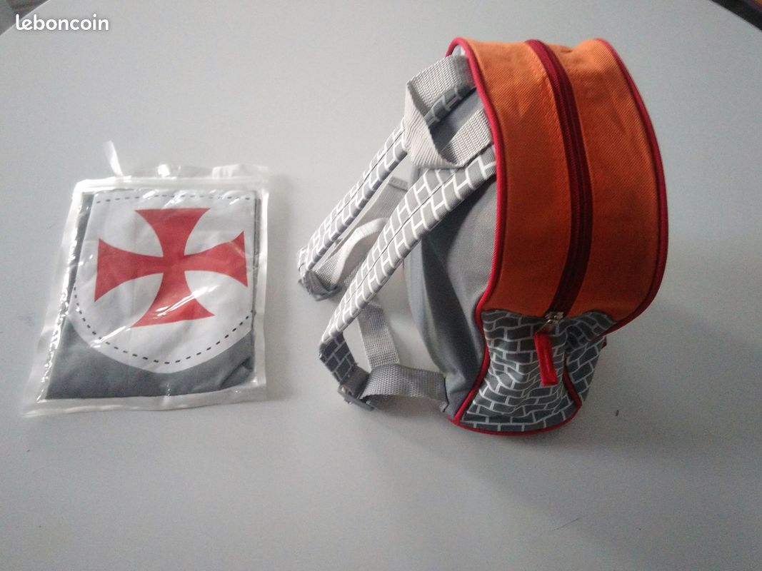 Sac à dos Chevalier Enfant + cape de chevalier (image 1)