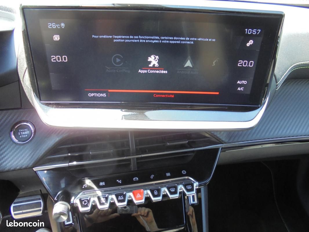 Peugeot 2008 130 SetS EAT8 GT (image 14)