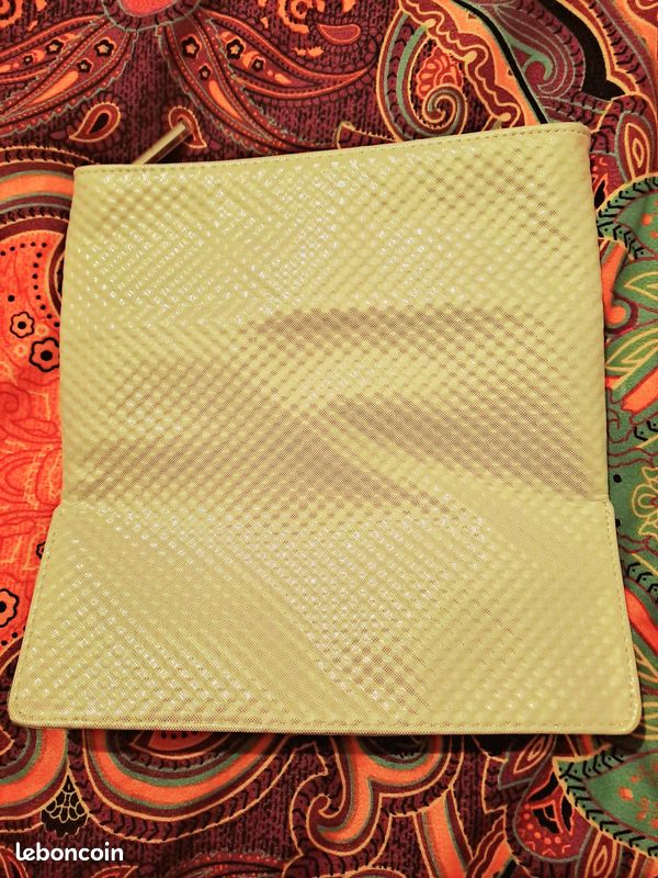 Pochette blanche zippée doublée (image 4)