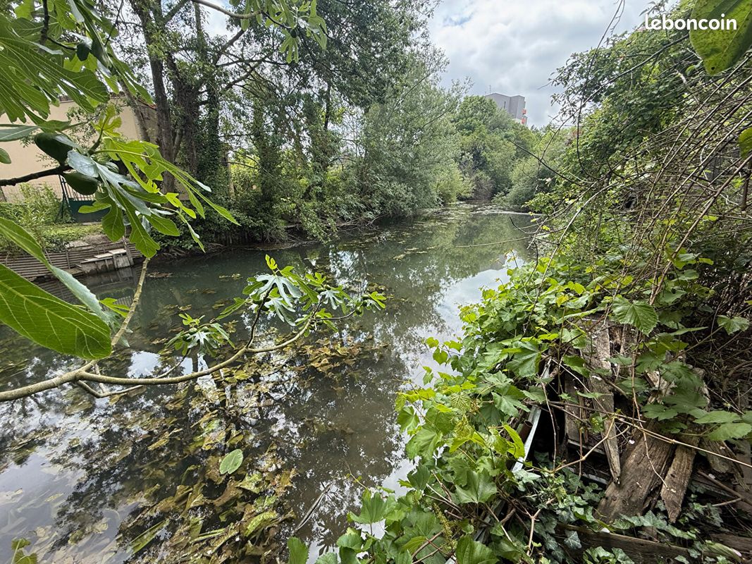 Terrain 1678 m² · à Bourges · 1 678 m² · 20 000 €