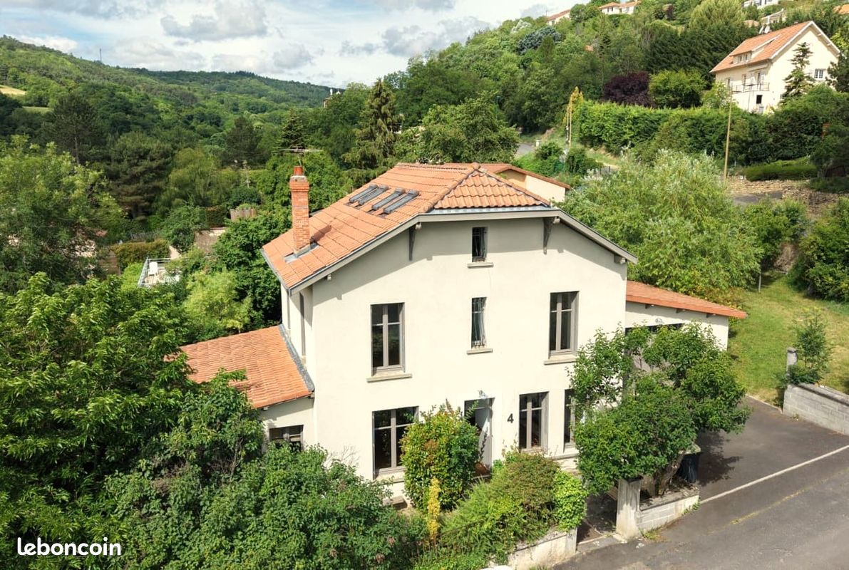 Maison 9 pièces 205 m² · à Chanonat · 205 m² · 559 000 €