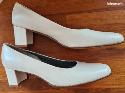 Escarpins blanc cassé Marque 