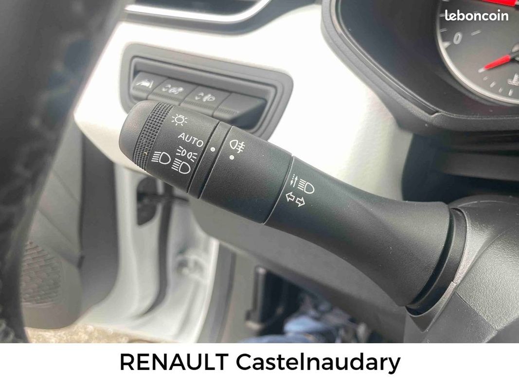 Renault clio societe blue dci 100 evolution reversible (image 20)