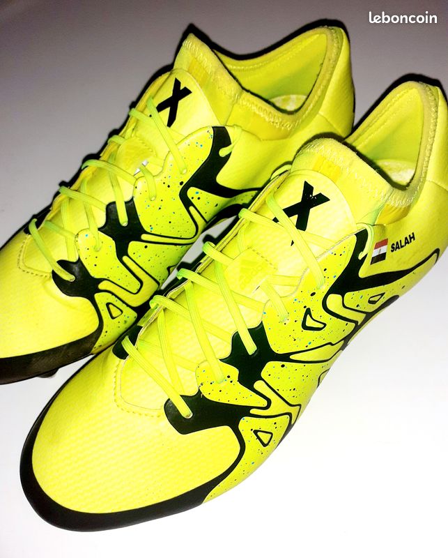 Crampons porté par Mohamed Salad as roma liverpool no maillot