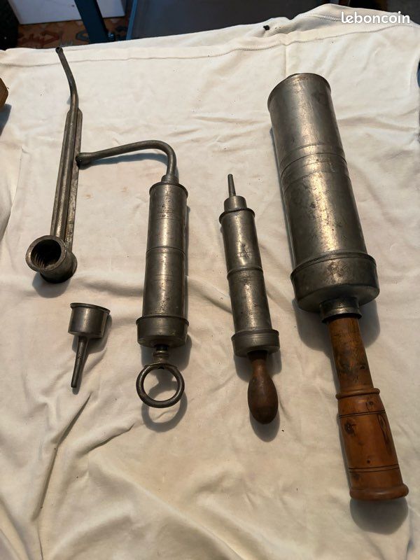 Seringues anciennes (image 1)