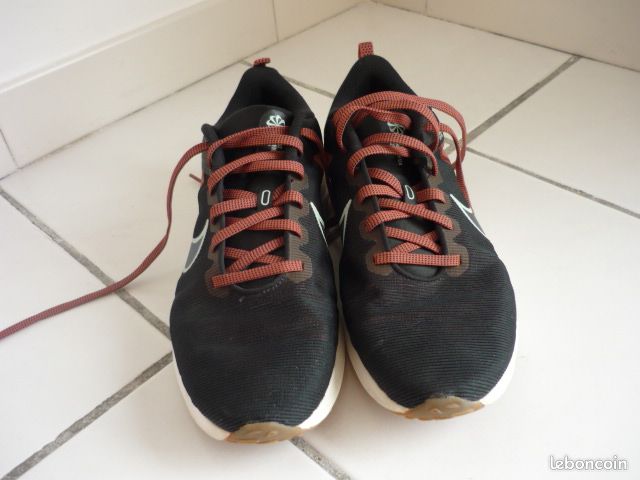 Baskets Nike pointure 41 - excellent état (image 2)