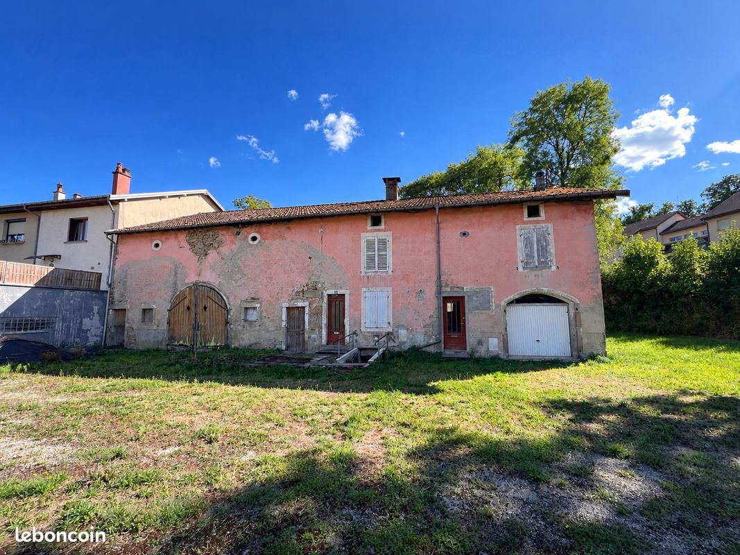 Maison 5 pièces 136 m² · à Darney · 136 m² · 55 000 €