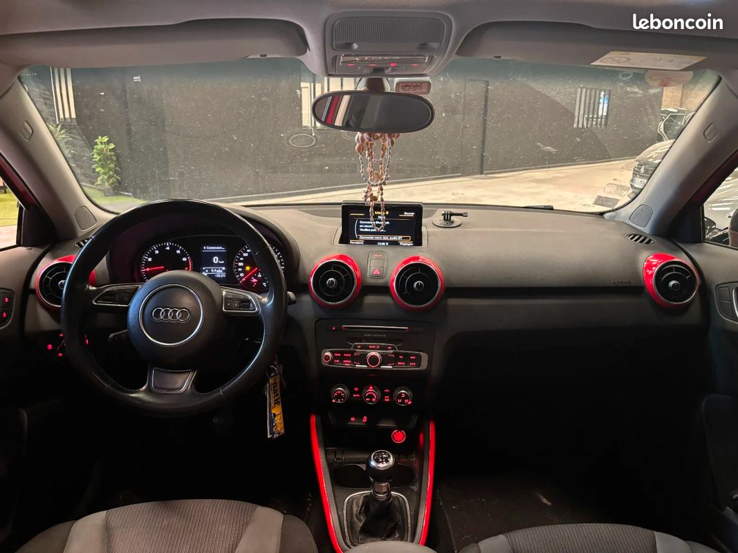 AUDI A1 A1 1.0 TFSI ultra 95 Ambiente * TOIT OUVRANT (image 11)