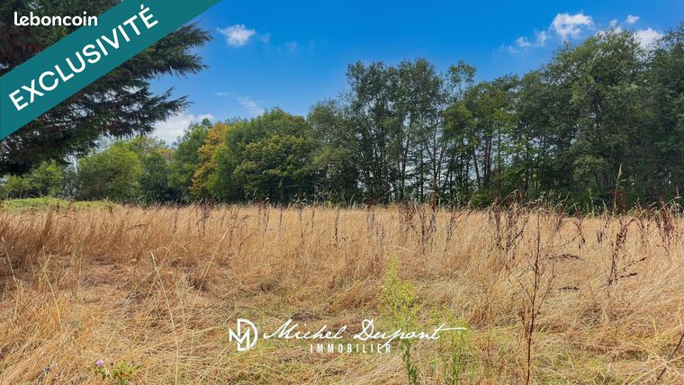 Terrain 2013 m² FLEURAC