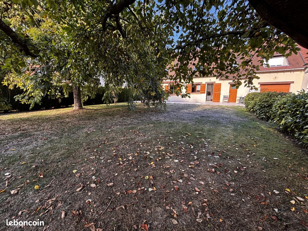 Maison 8 pièces 196 m² · à Villiers-sur-Morin · 196 m² · 520 000 €