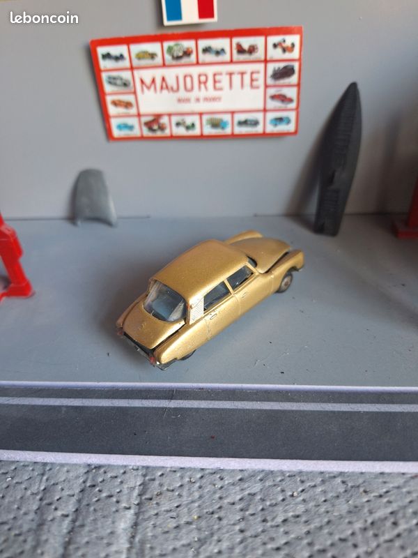 Citroen DS 21 13 (1969) - Majorette