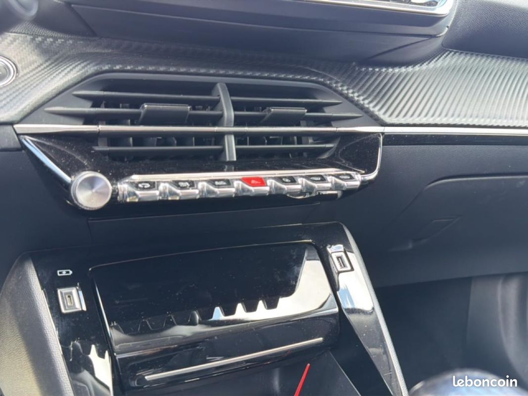 PEUGEOT 2008 1.5 bluehdi 110 s&s allure pack (image 22)