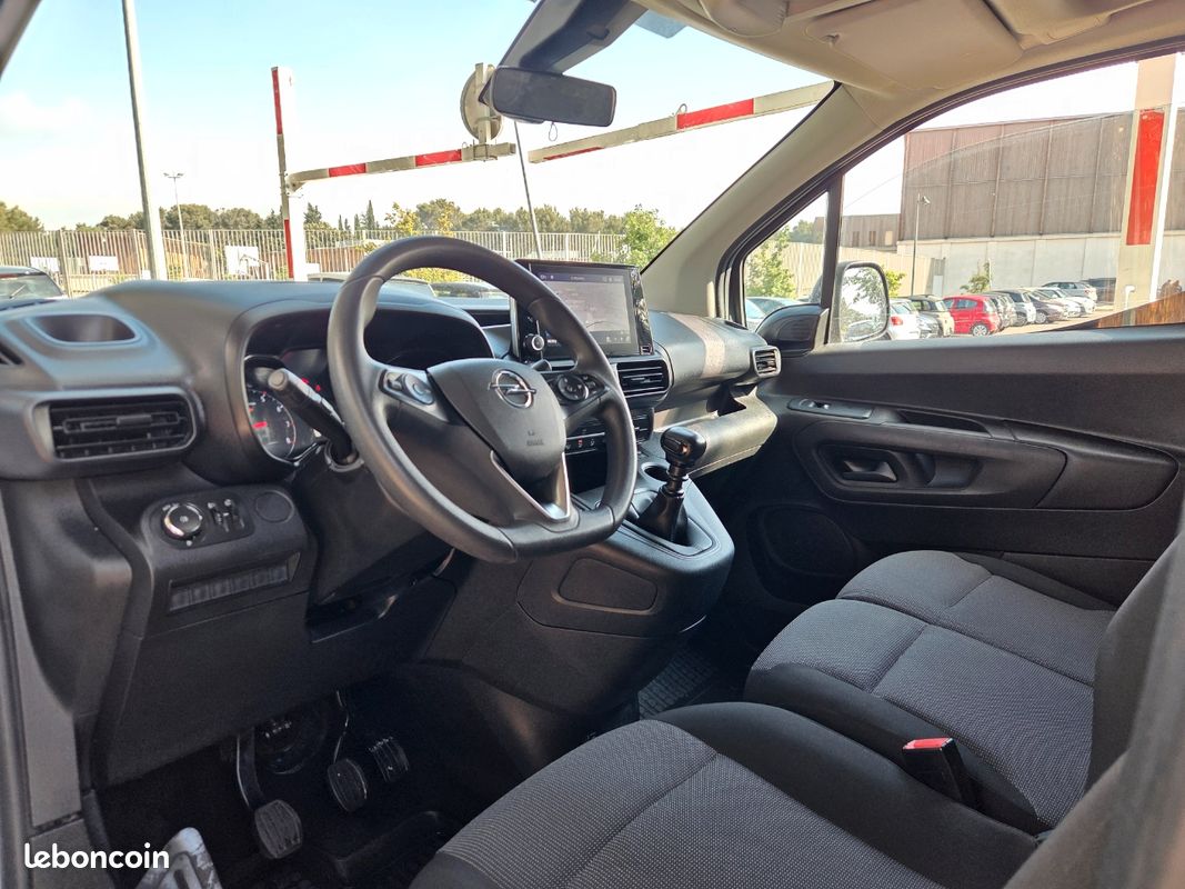 Opel combo 3 places cdti 100 bv6 carplay gps radars (image 4)