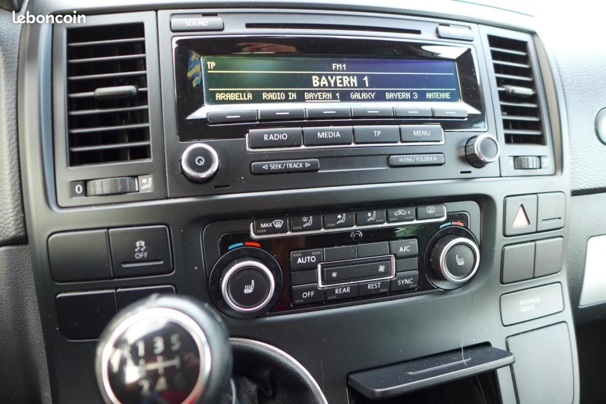 Volkswagen T5 Multivan 2.0 BiTDI Match | 179 ch BVM 7 places Table Chauffage stationnaire Sièges ... (image 10)