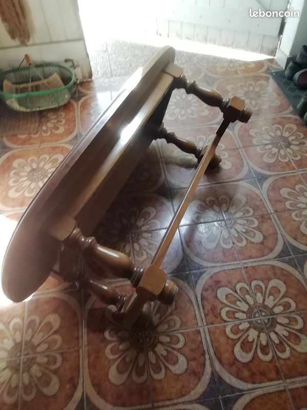 Table (image 3)