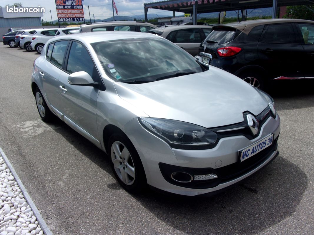 Renault Mégane 3 1.2 TCE 115 chevaux life , GPS , garantie national (image 2)