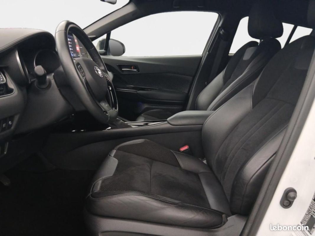 Toyota C-HR 2.0 Hybride 184ch Collection E-CVT (image 14)