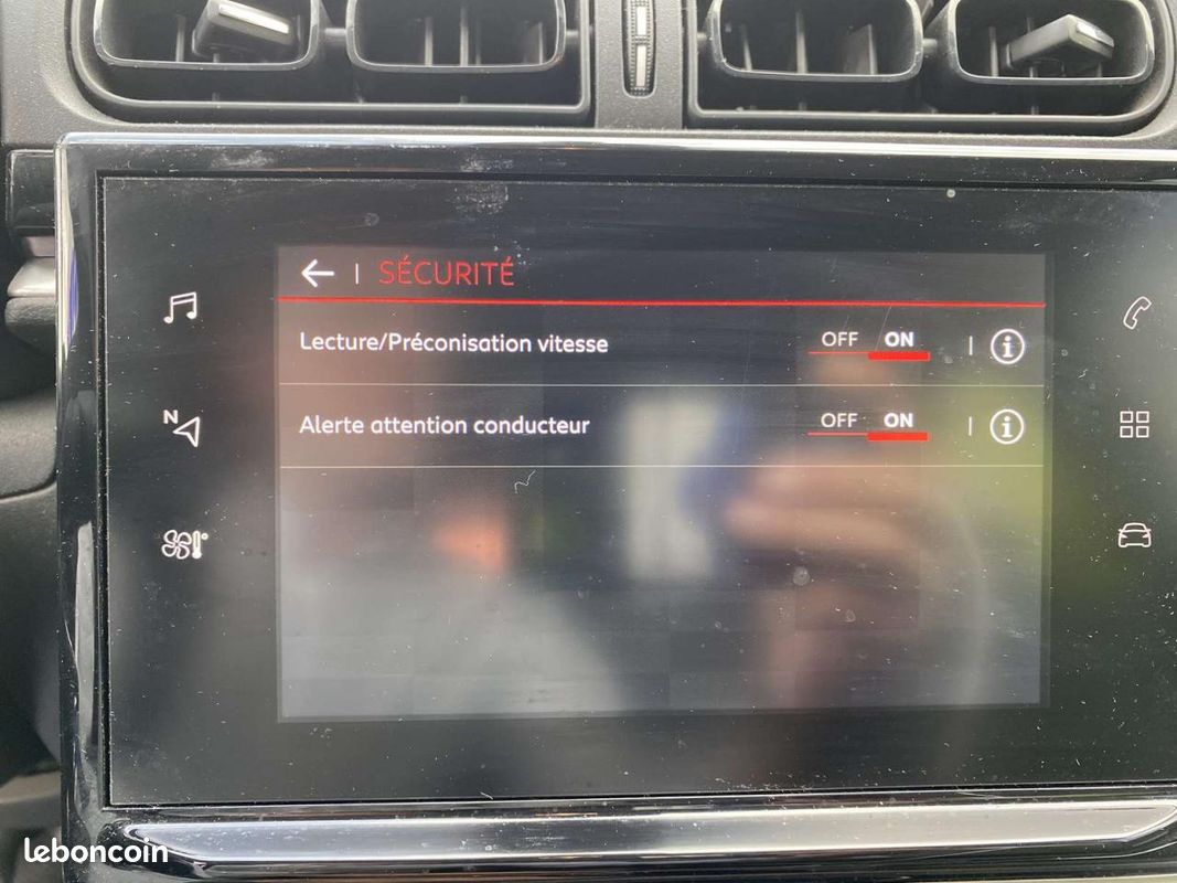CITROEN C3 1.2 PureTech 12V - 82 S&S GRAPHIC + ATTELAGE (image 19)