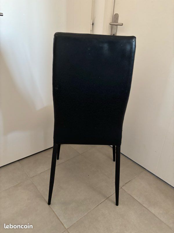 Chaise noire moderne en simili cuir - unité ou lot de 5 (image 3)