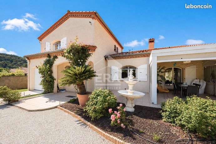Villa 9 pièces 245 m²